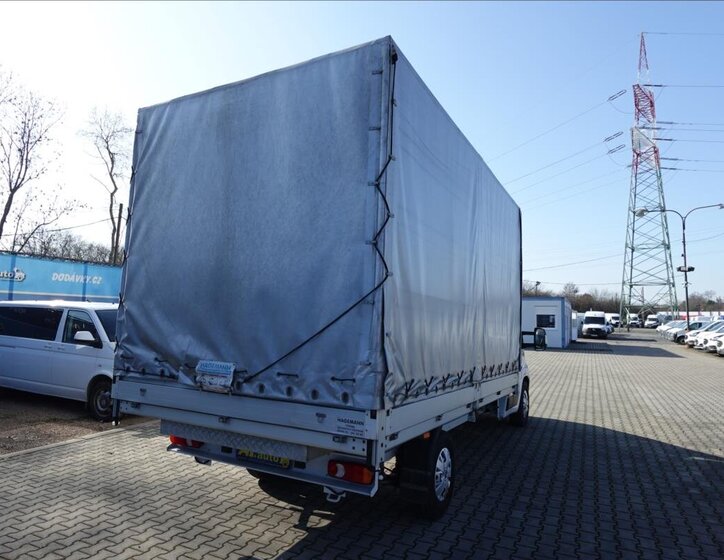 Peugeot Boxer Valník 2,2 l 121 kw