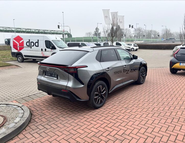 Toyota bZ4X SUV / Terénní 0,0 165 kw