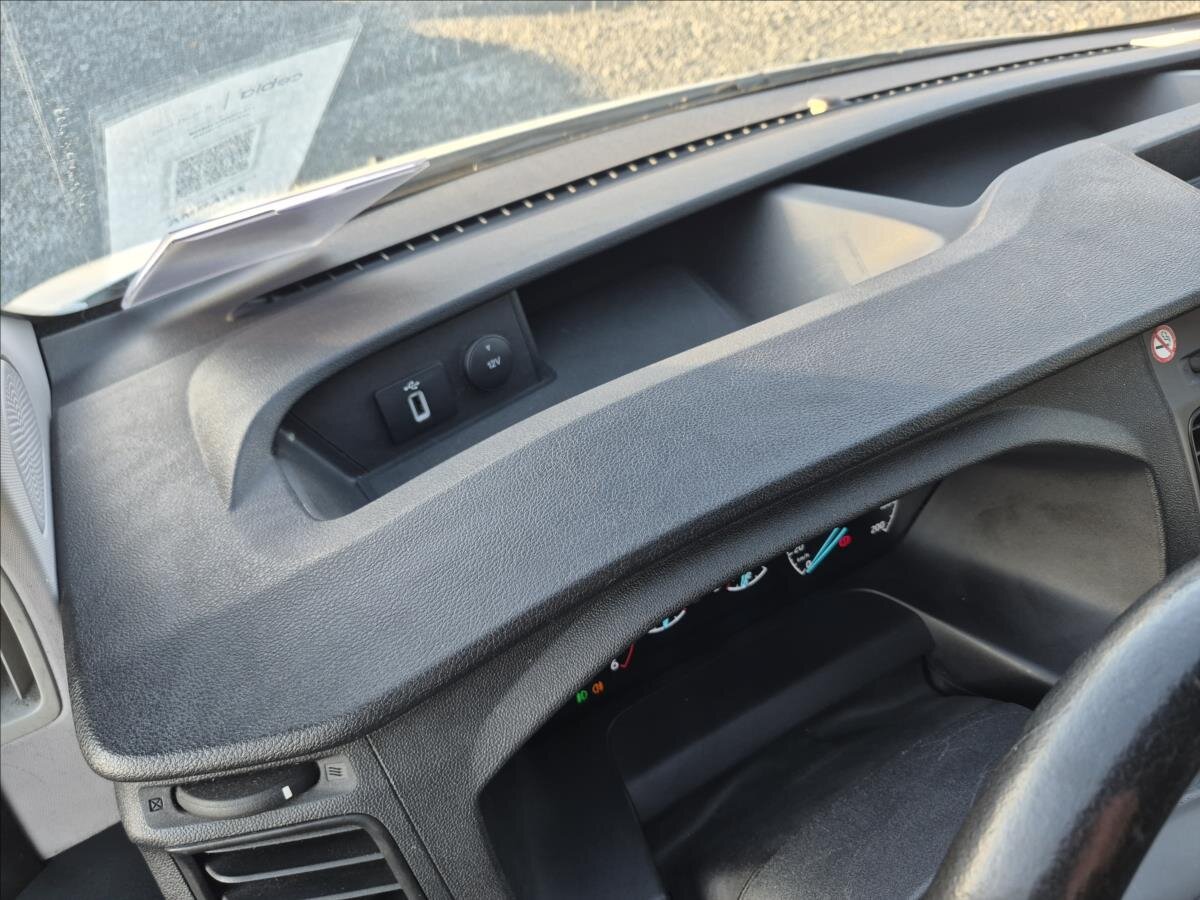 Ford Tourneo Custom MPV 2,0 l 96 kw