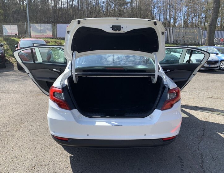 Fiat Tipo Sedan / Limuzína 1,4 l 70 kw