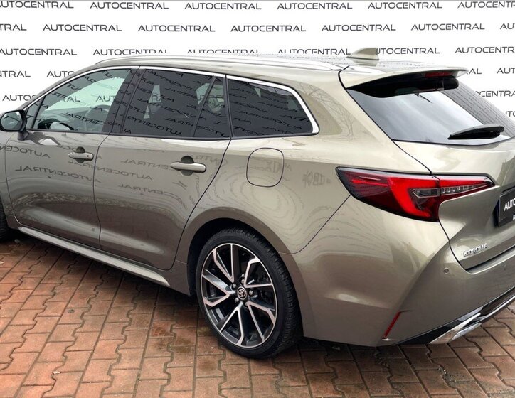 Toyota Corolla Kombi 2,0 l 112 kw