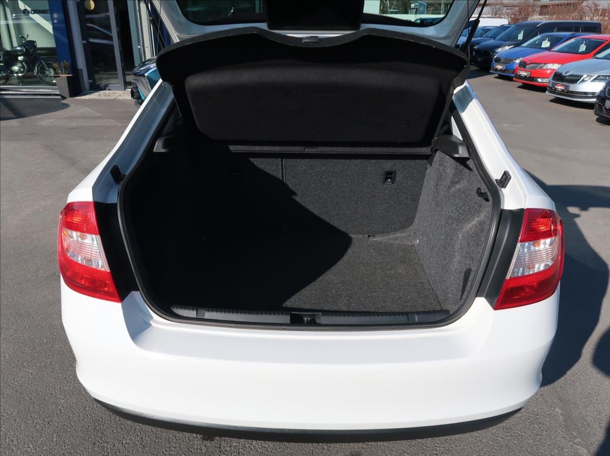 Škoda Rapid Sedan / Limuzína 1,2 l 63 kw