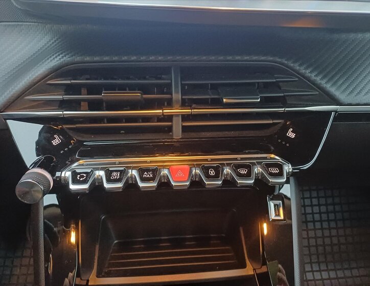 Peugeot 2008 Hatchback 1,5 l 81 kw