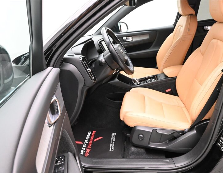 Volvo XC40 SUV 2,0 l 140 kw