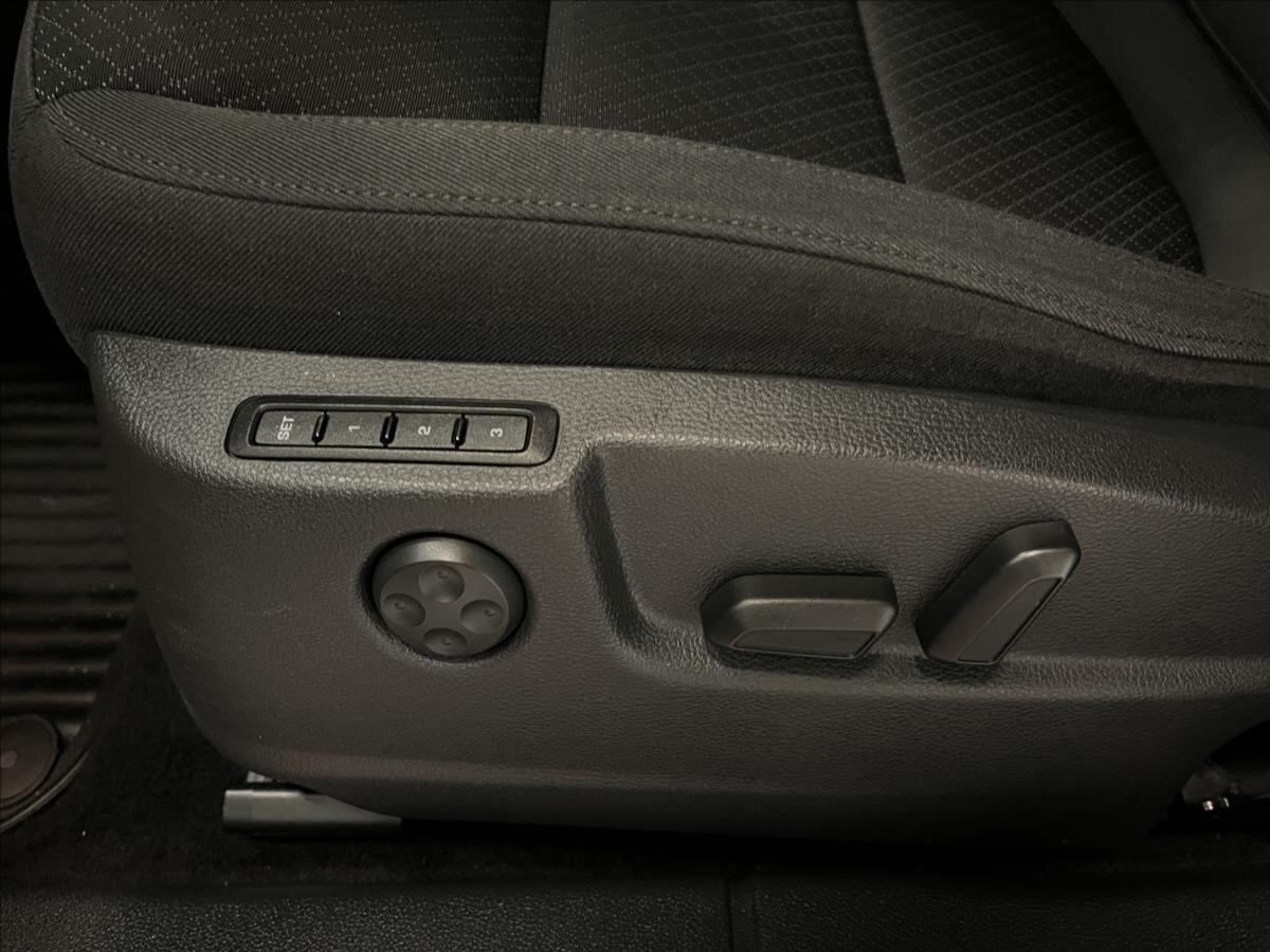 Škoda Superb Liftback 2,0 l 103 kw