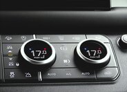 Land Rover Defender 15