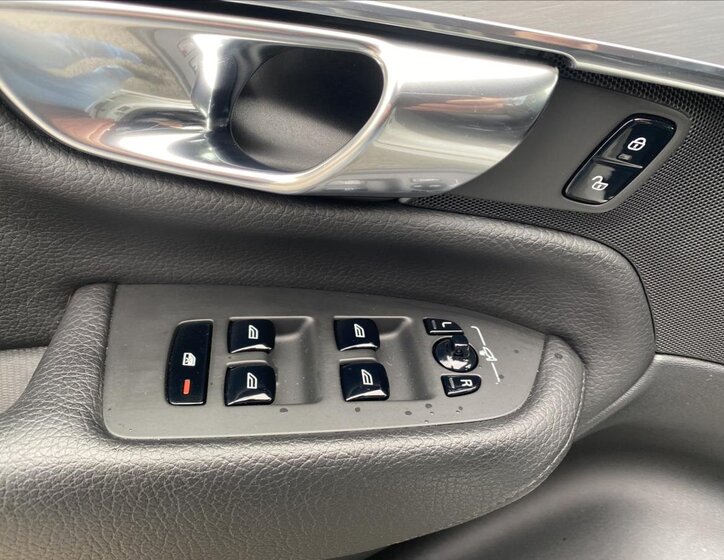 Volvo XC90 SUV / Terénní 2,0 l 173 kw