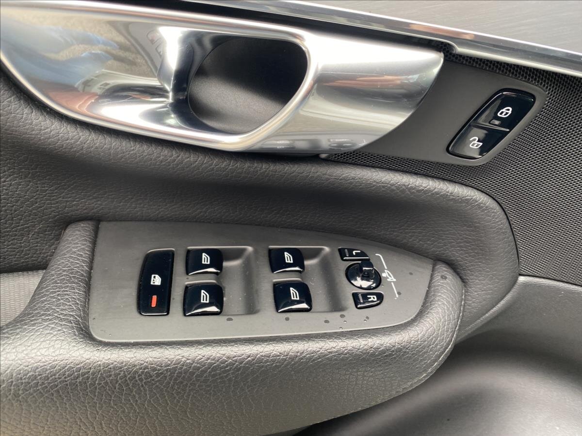 Volvo XC90 SUV / Terénní 2,0 l 173 kw