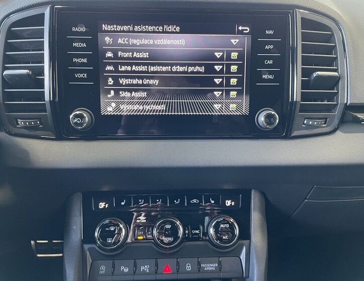 Škoda Karoq SUV 1,5 l 110 kw