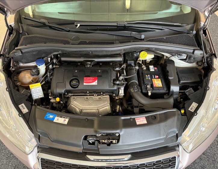 Peugeot 208 Hatchback 1,4 l 70 kw