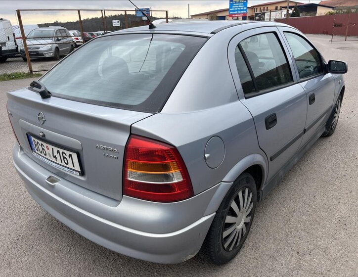 Opel Astra Hatchback 1,7 l 55 kw