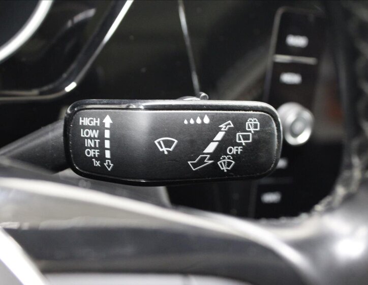 Volkswagen Touran Kombi 2,0 l 110 kw