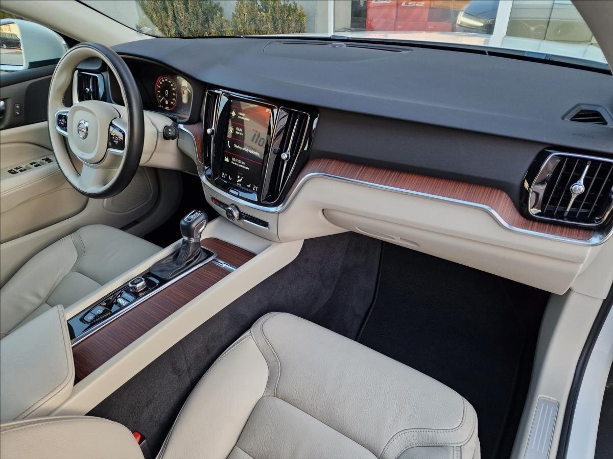 Volvo V60 Kombi 2,0 l 140 kw