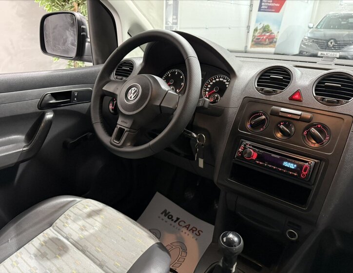 Volkswagen Caddy Skříň 1,6 l 75 kw