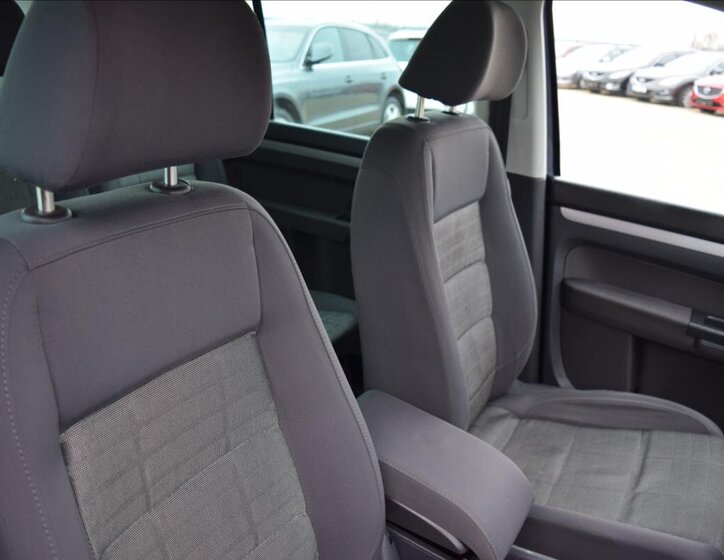 Volkswagen Touran Kombi 1,4 l 103 kw