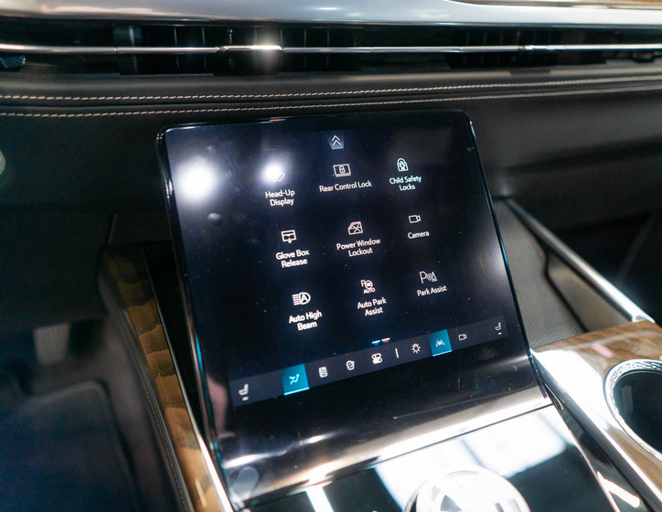 Cadillac Escalade 35