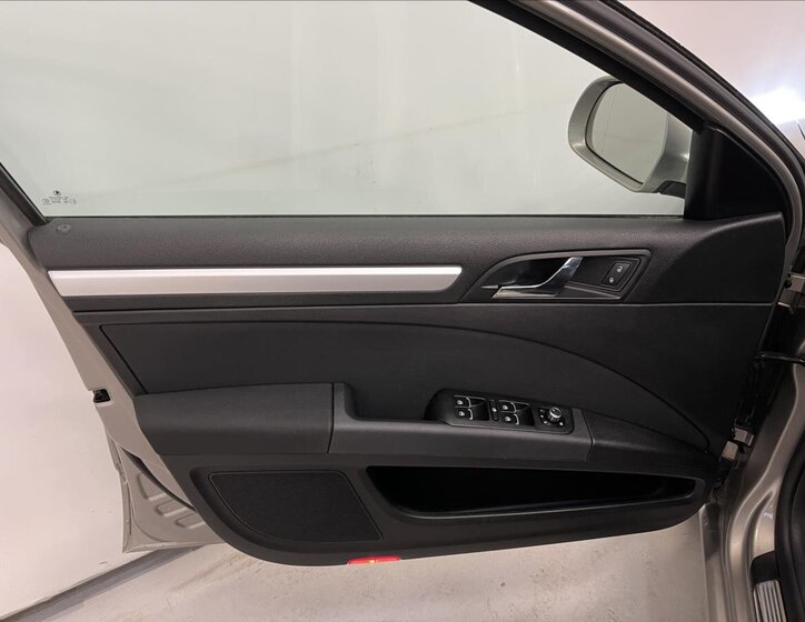 Škoda Superb Liftback 2,0 l 103 kw