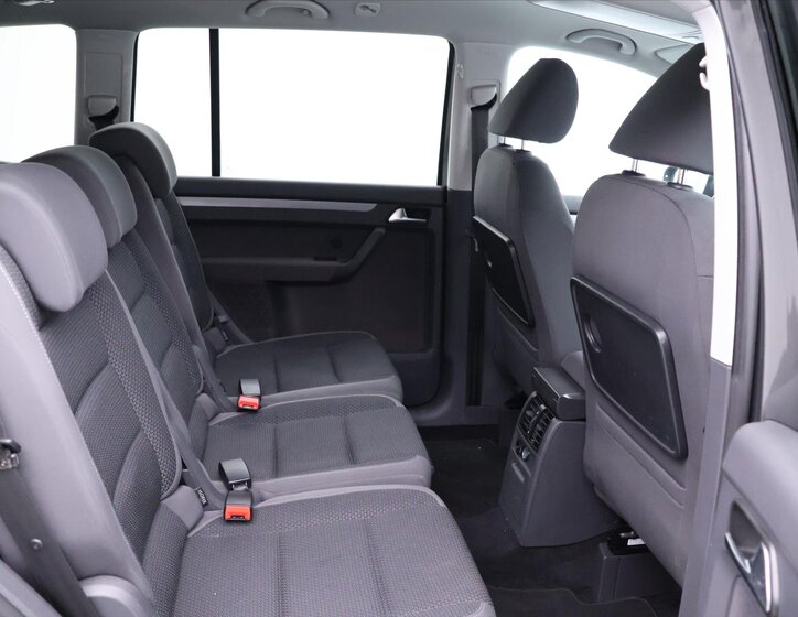 Volkswagen Touran 13