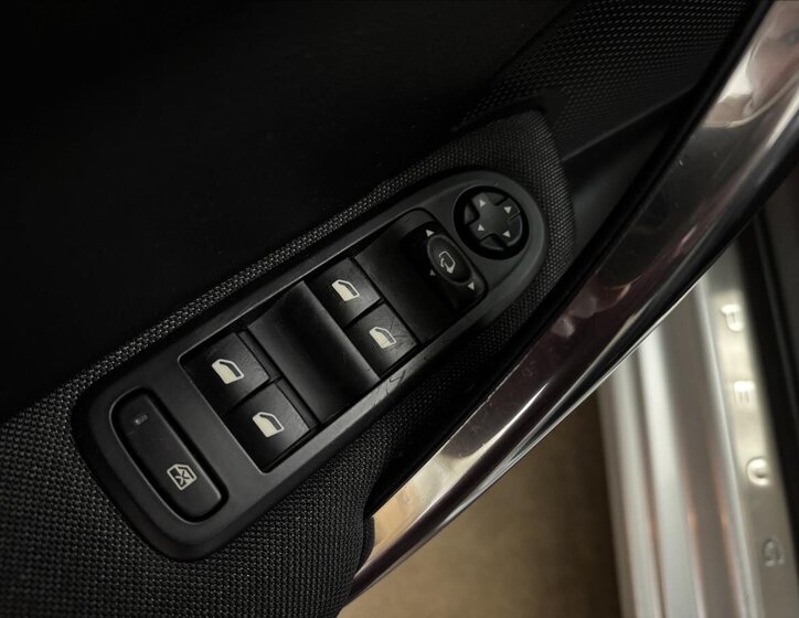 Peugeot 308 Kabriolet 1,6 l 82 kw