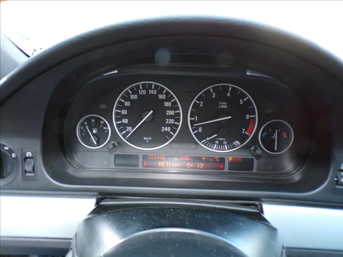 BMW Řada 5 Kombi 2,2 l 125 kw