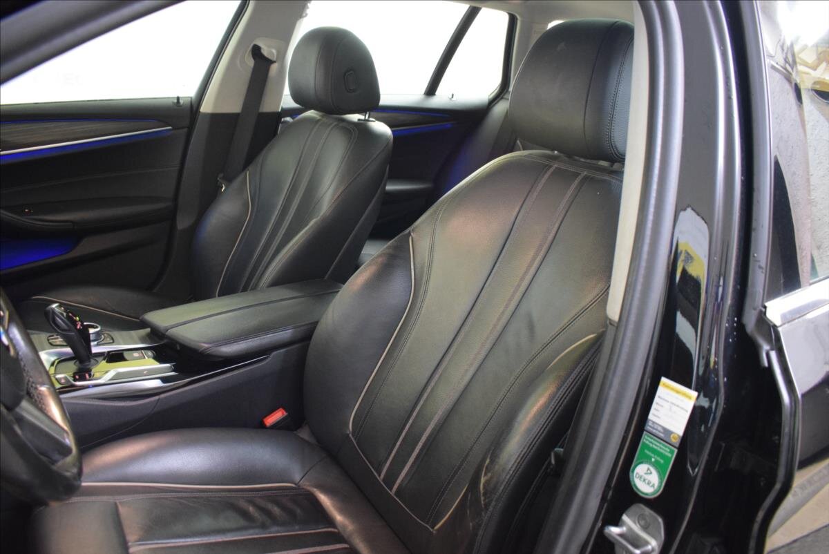 BMW Řada 5 Kombi 3,0 l 195 kw