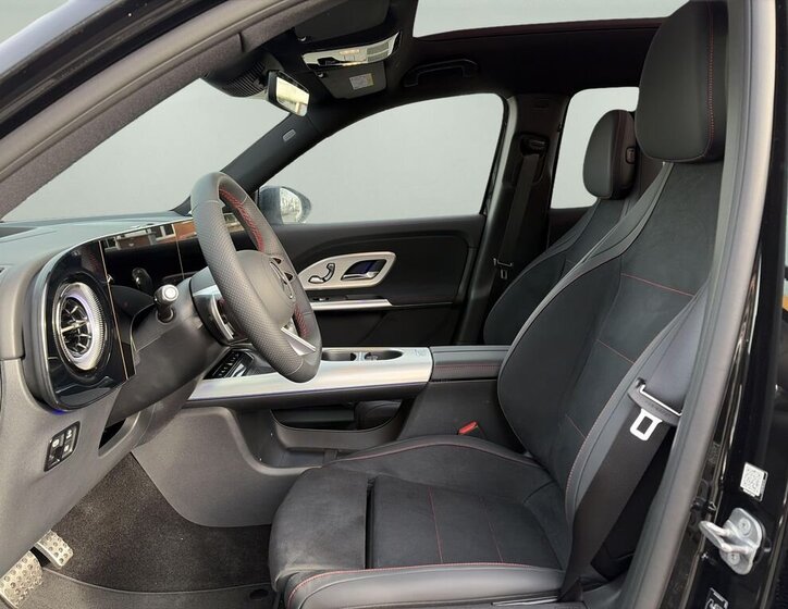 Mercedes-Benz GLB SUV / Terénní 0,0 260 kw