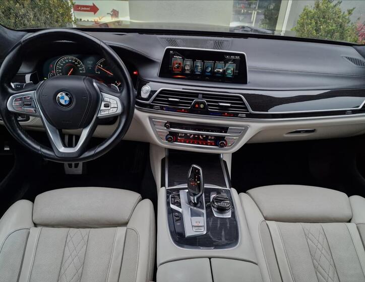 BMW Řada 7 25