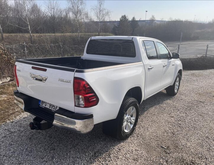Toyota Hilux Pick-up 2,4 l 110 kw