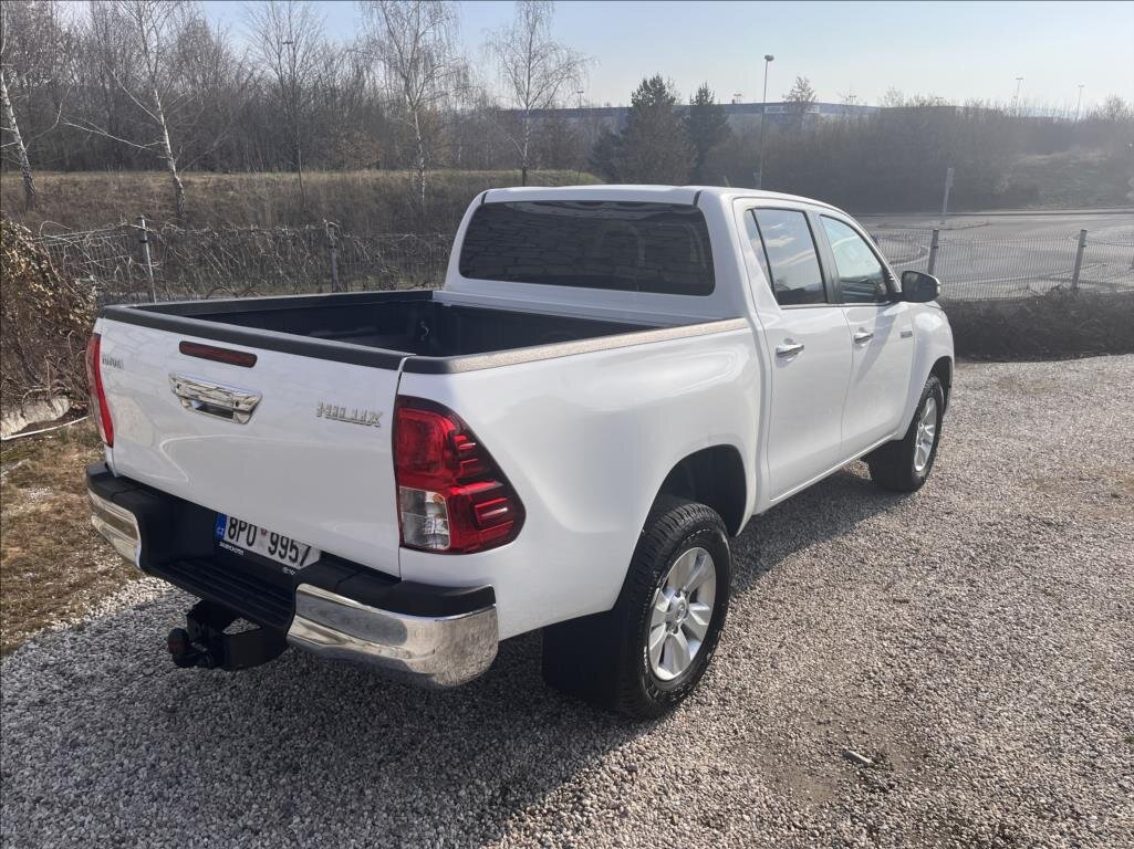 Toyota Hilux Pick-up 2,4 l 110 kw