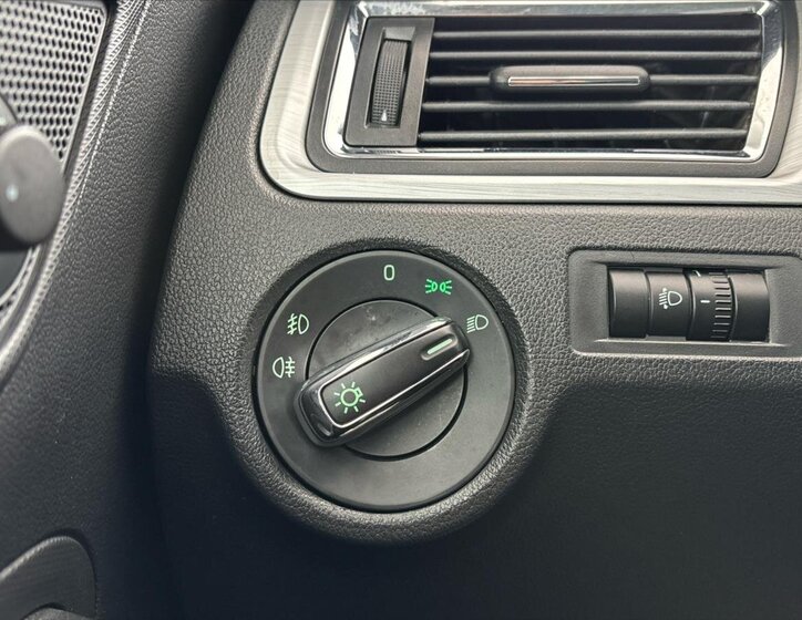 Škoda Rapid Liftback 1,2 l 77 kw