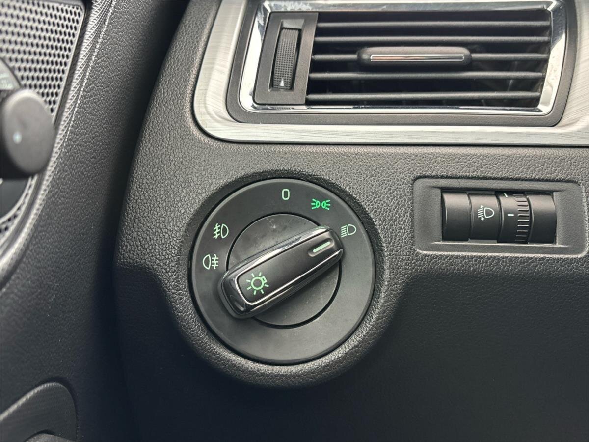 Škoda Rapid Liftback 1,2 l 77 kw