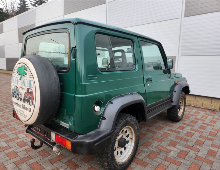 Suzuki Samurai 4