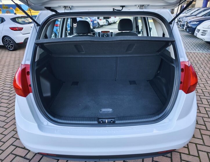 KIA Venga Hatchback 1,4 l 66 kw