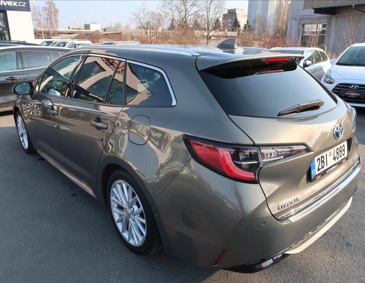 Toyota Corolla Kombi 2,0 l 132 kw