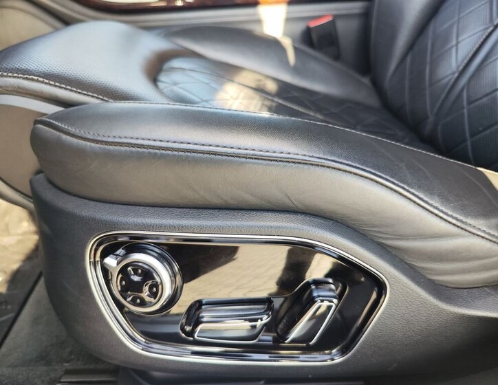 Audi A8 Sedan / Limuzína 3,0 l 190 kw