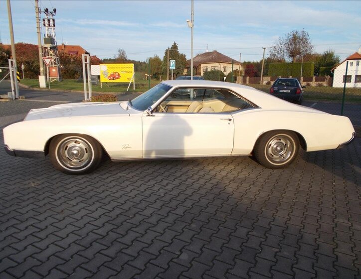 Buick Riviera 6