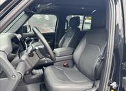 Land Rover Defender 11