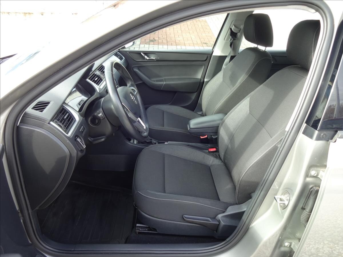 Škoda Rapid Sedan / Limuzína 1,2 l 66 kw