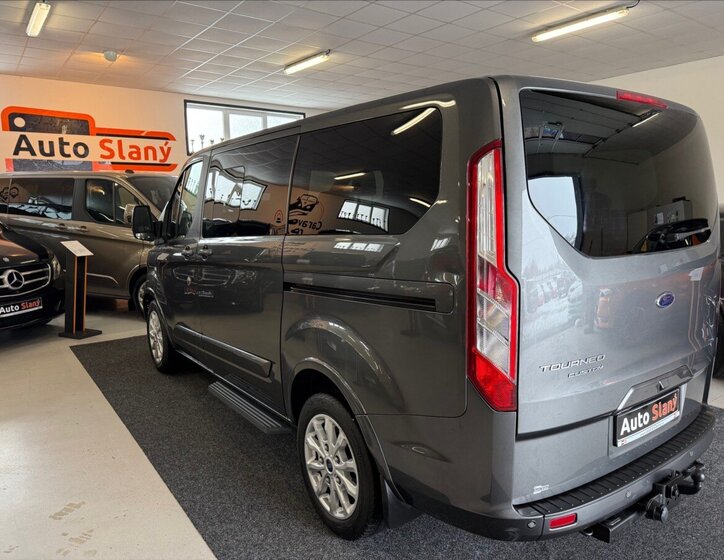 Ford Tourneo Custom 5
