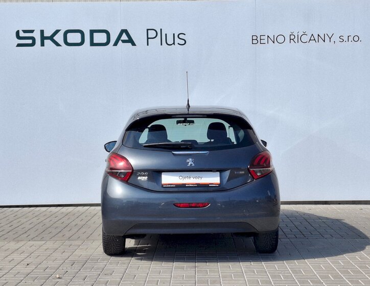 Peugeot 208 Hatchback 1,2 l 60 kw