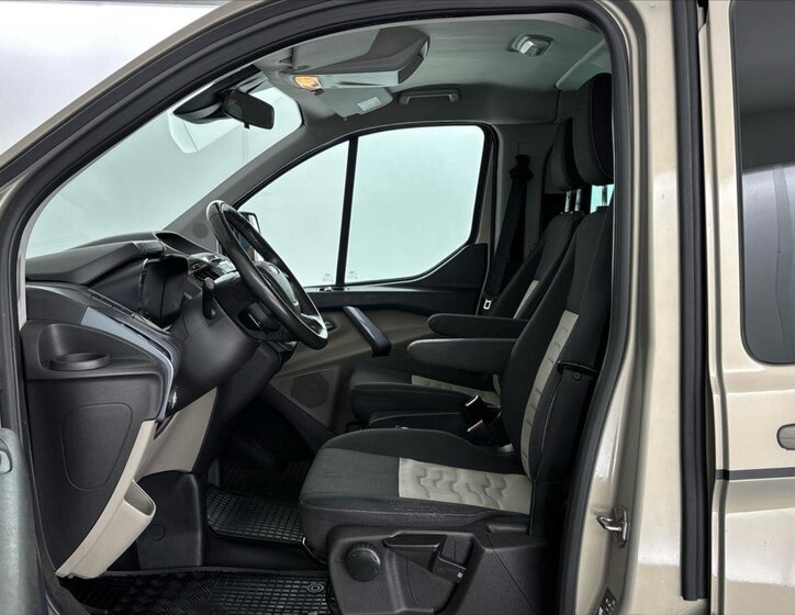 Ford Tourneo Custom Kombi 2,0 l 125 kw