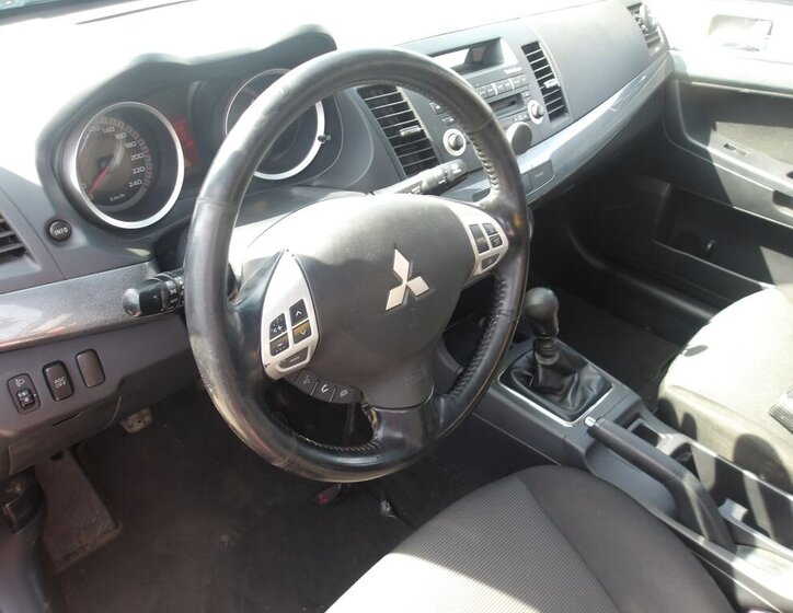 Mitsubishi Lancer Sedan / Limuzína 2,0 l 103 kw
