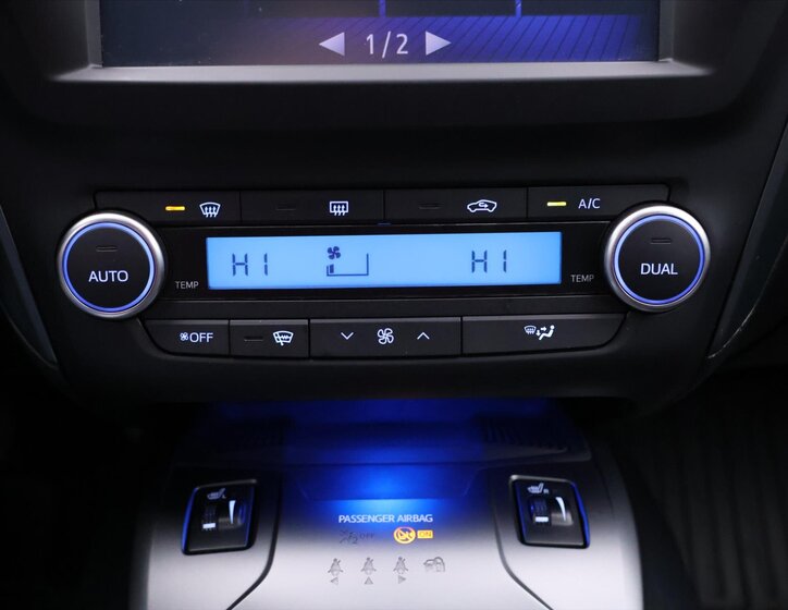 Toyota Avensis Kombi 2,0 l 105 kw