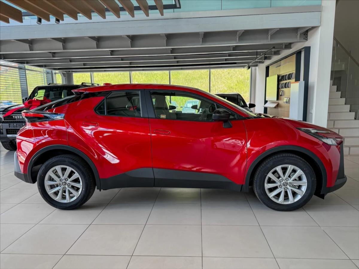 Toyota C-HR SUV 1,8 l 103 kw