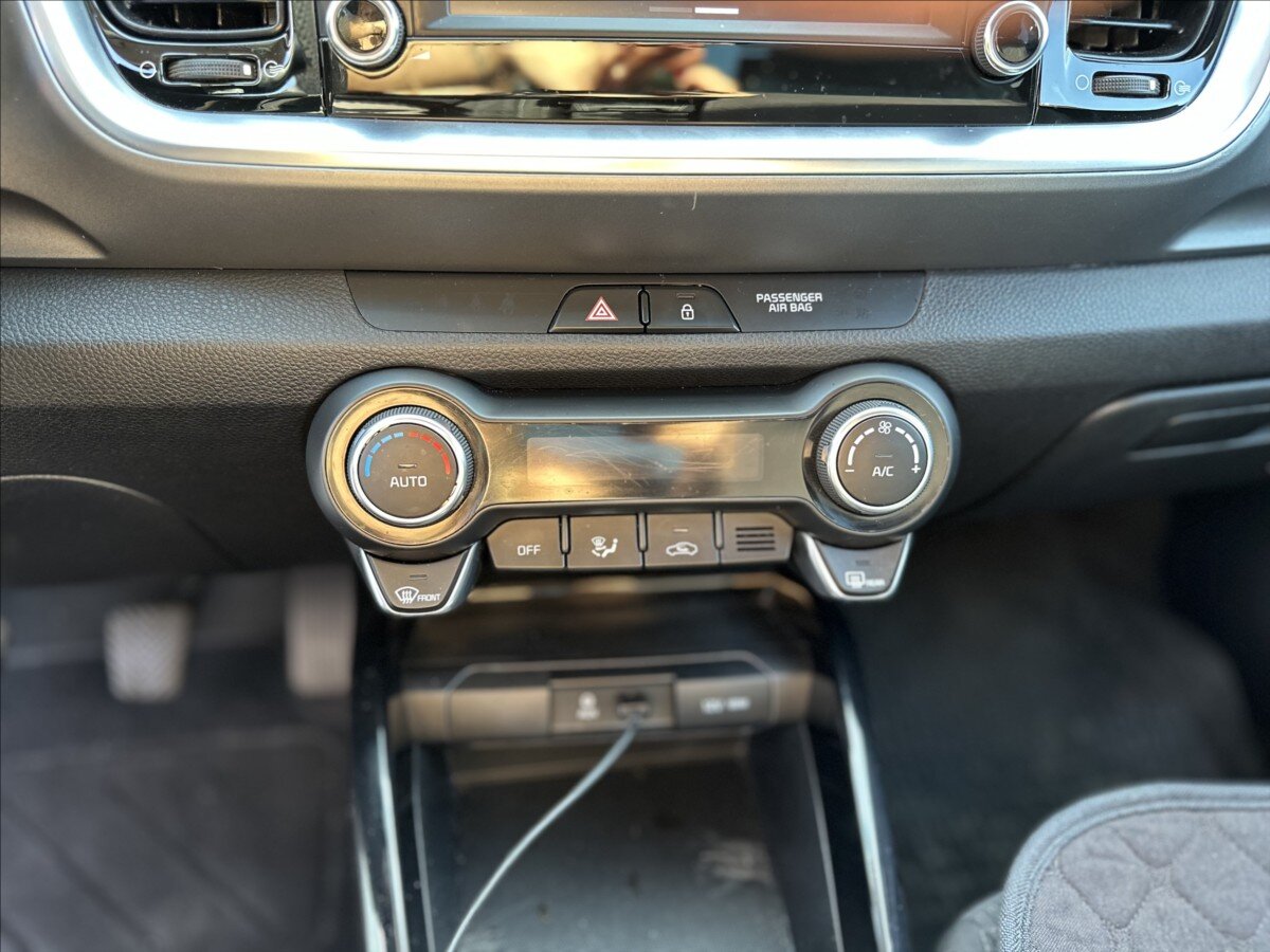 KIA Stonic SUV / Terénní 1,6 l 81 kw