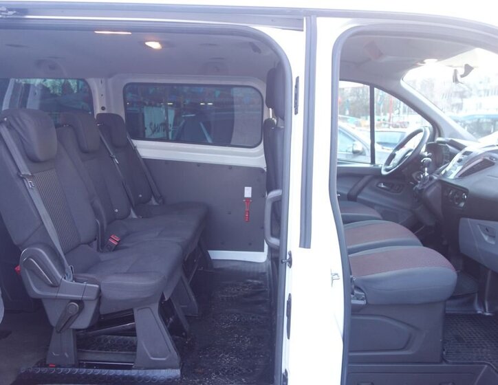 Ford Tourneo Custom 19