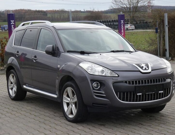 Peugeot 4007 11
