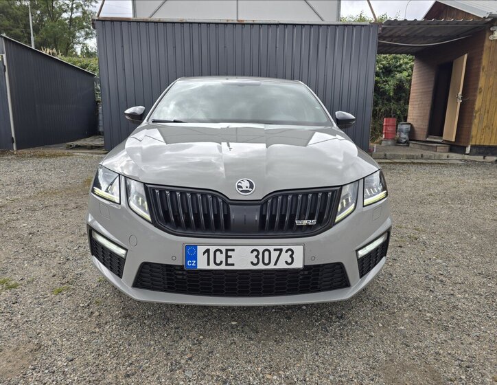 Škoda Octavia Sedan / Limuzína 2,0 l 135 kw