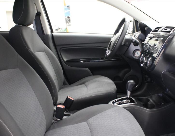 Mitsubishi Space Star 12