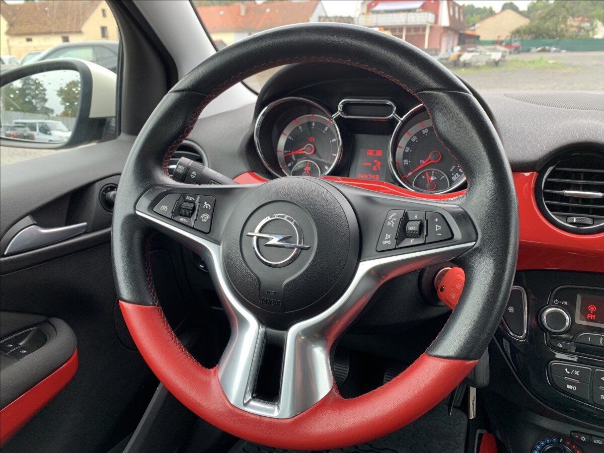 Opel Adam Hatchback 1,4 l 64 kw